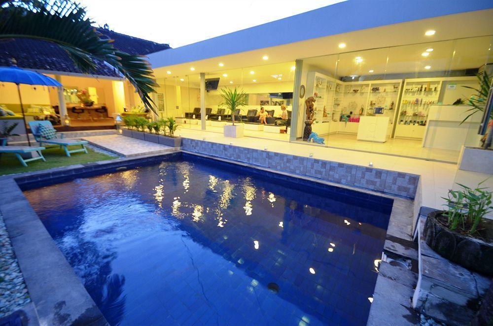 Villa Saffira, - Pool, Garden, Rooftop - Walk To And Cafes!